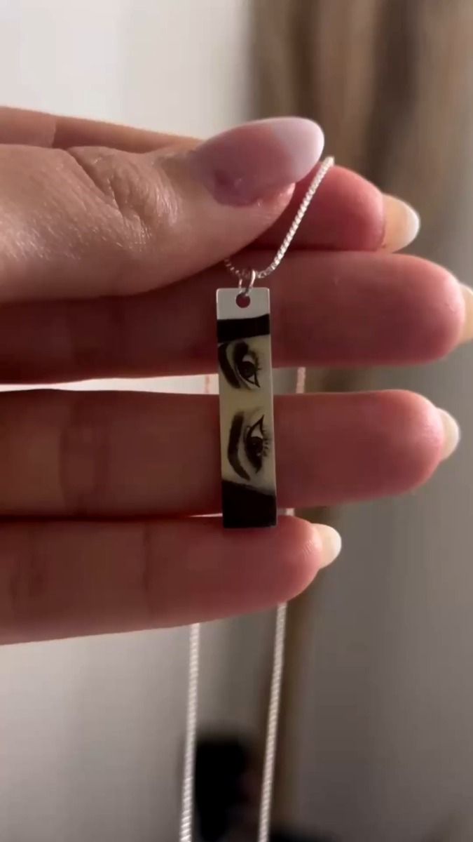 Customized eye locket